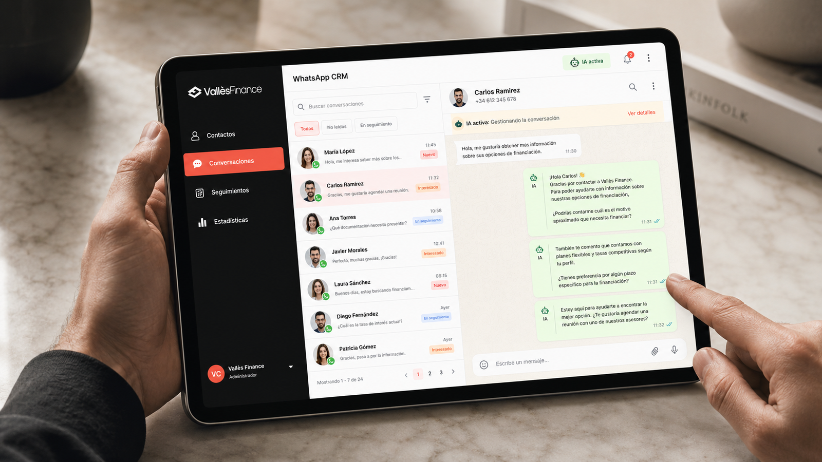 El CRM de Vallès Finance abierto en una tablet